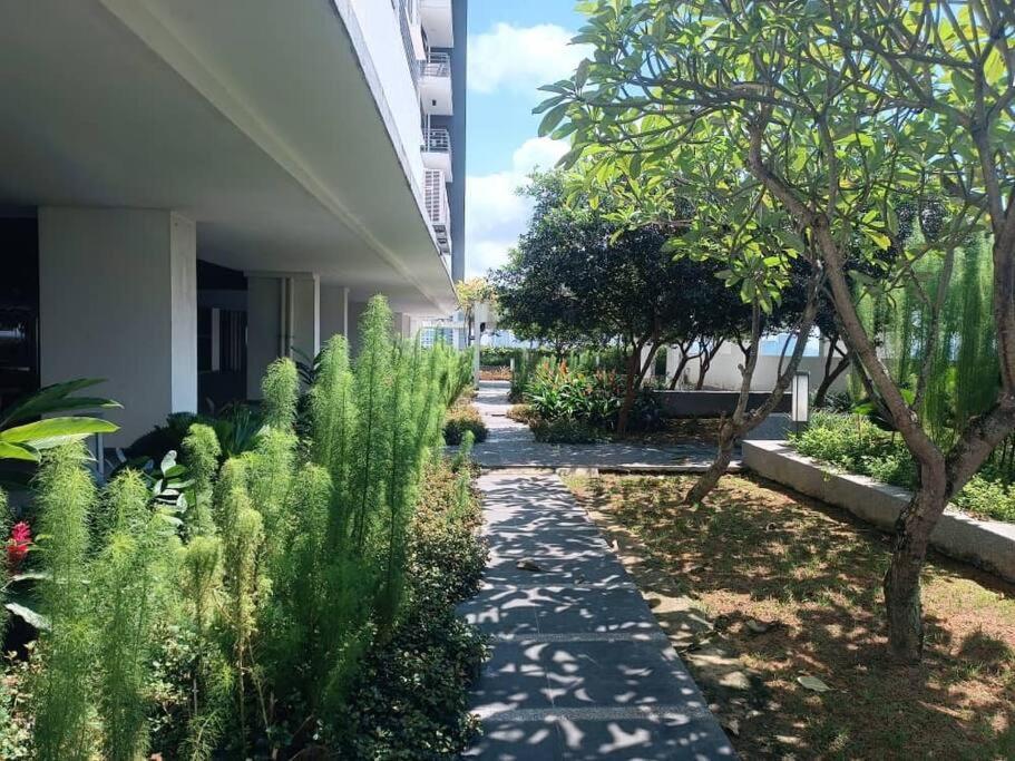 One Tebrau By Antlerzone Apartman Johor Bahru Kültér fotó