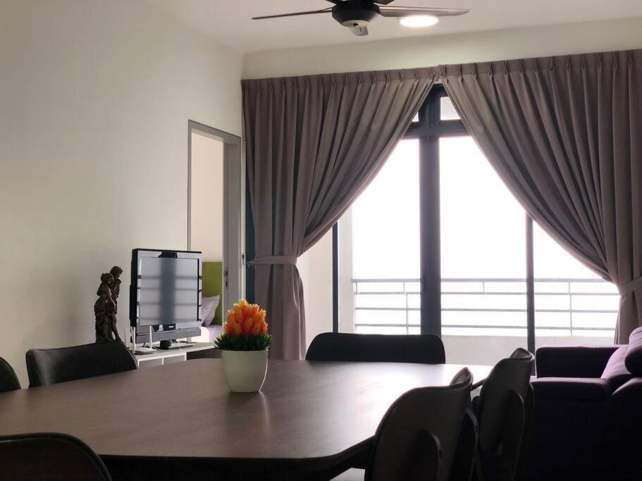 One Tebrau By Antlerzone Apartman Johor Bahru Kültér fotó